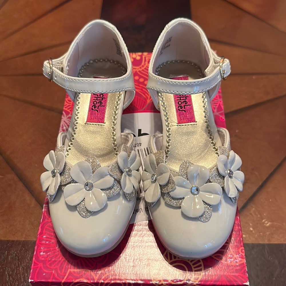 ❌SOLD❌ BONE PATENT DRESS SHOE